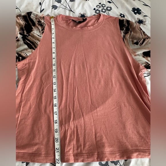 Women’s Large DKNY Rose Blouse Abstract Pattern Chiffon Balloon Short Sleeves. - Picture 4 of 10